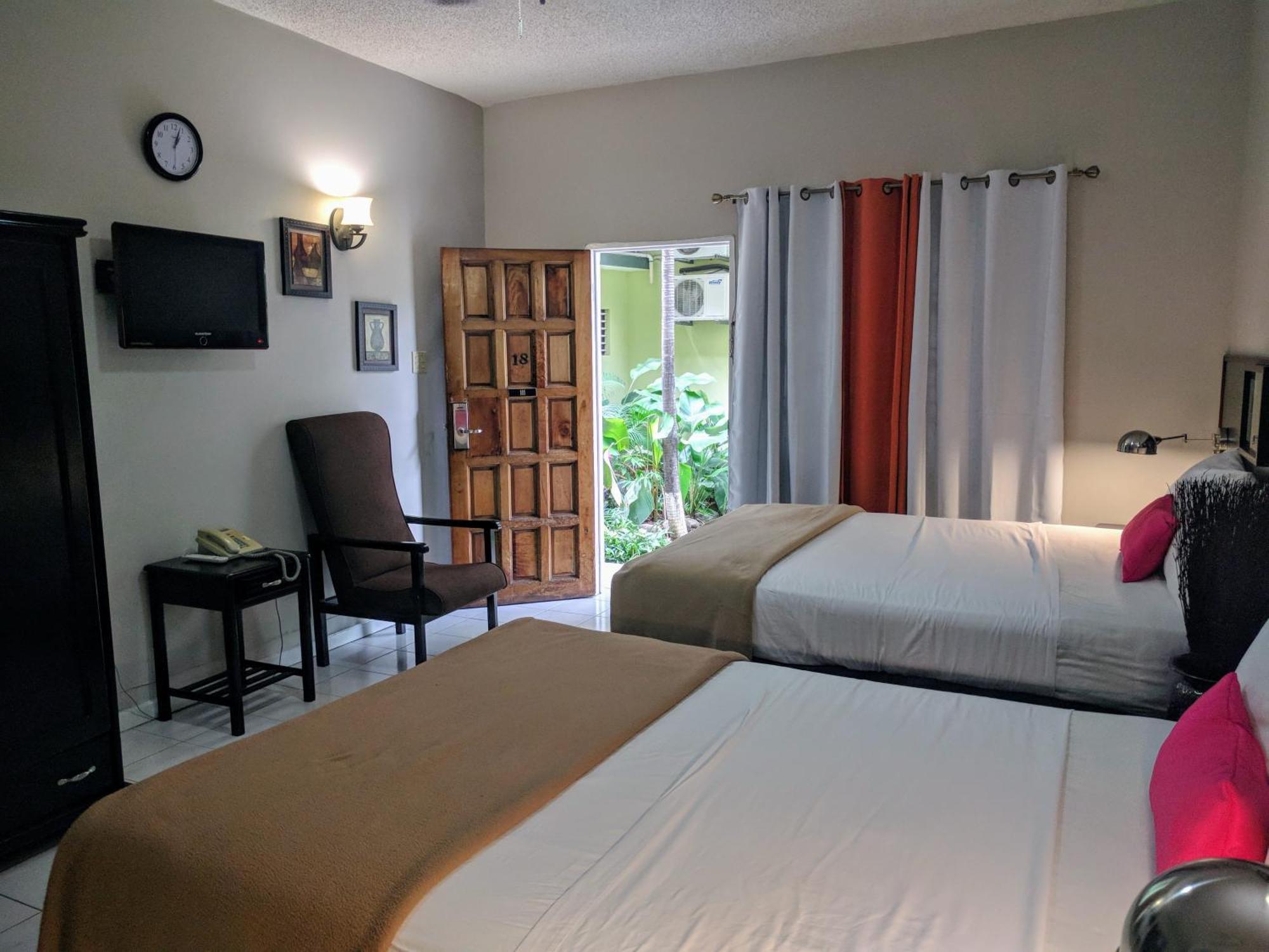 Christar Villas Hotel كينغستون المظهر الخارجي الصورة