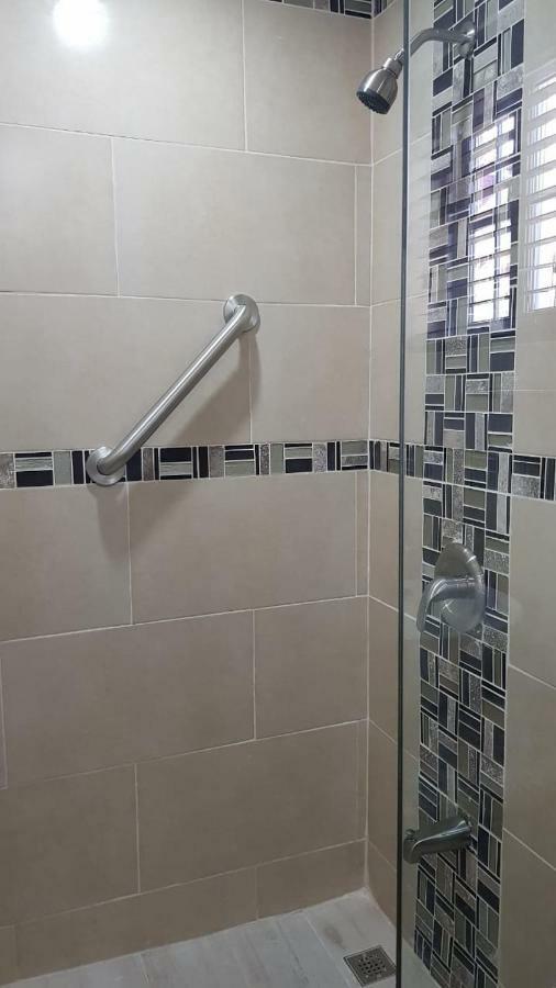 Christar Villas Hotel كينغستون المظهر الخارجي الصورة
