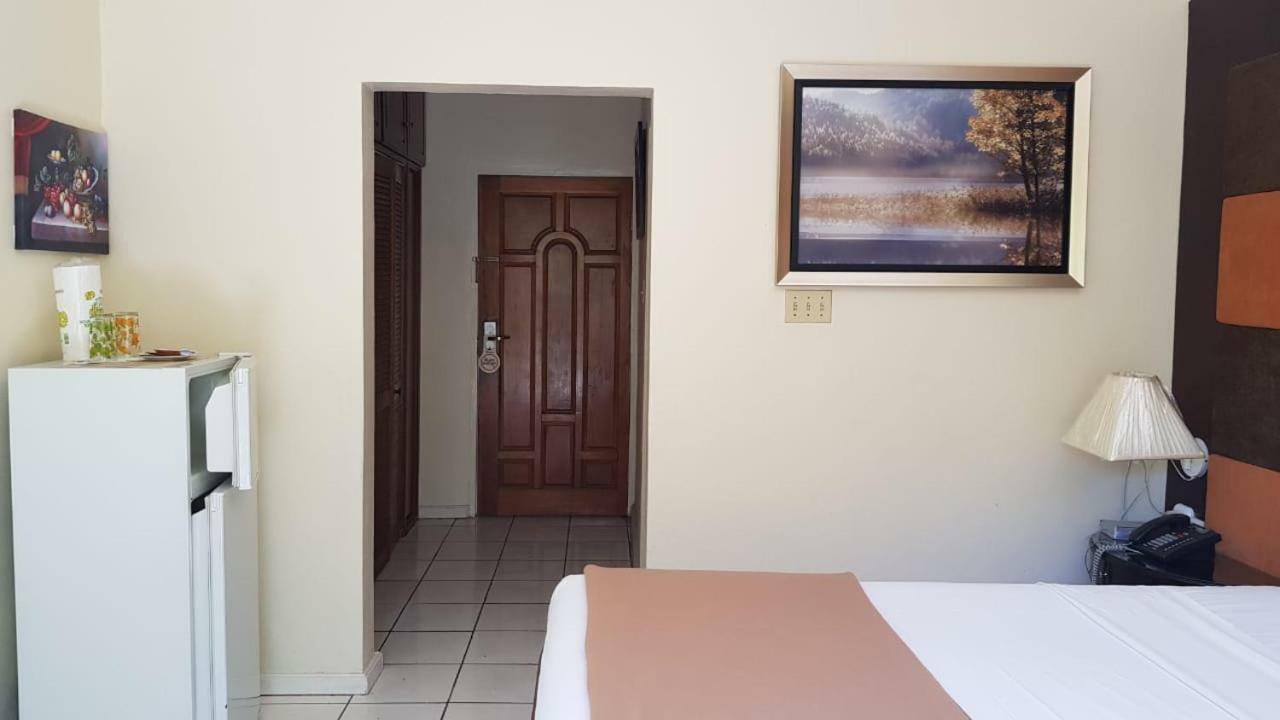Christar Villas Hotel كينغستون المظهر الخارجي الصورة