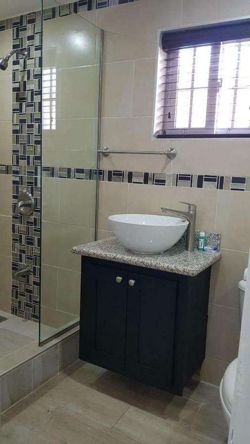 Christar Villas Hotel كينغستون المظهر الخارجي الصورة