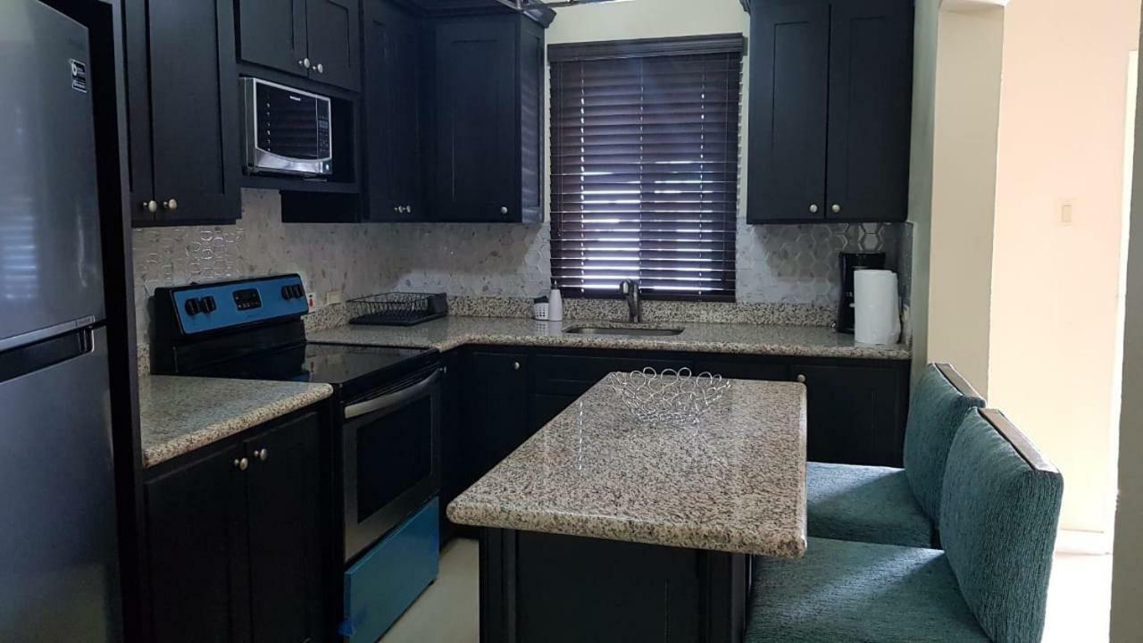 Christar Villas Hotel كينغستون المظهر الخارجي الصورة